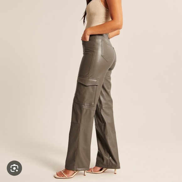 Abercrombie High Rise Wide leg cargo pants vegan leather - Picture 2 of 2